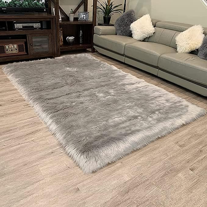 LAMBZY High Pile Super Soft Faux Sheepskin Rug (Grey, 2'x3')