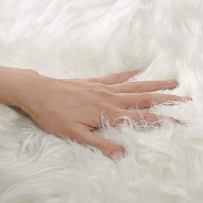 SERISSA Ultra Soft Faux Fur 6x9 Feet Fluffy Shaggy Area Rug White Faux Sheepskin, Fuzzy, Furry Throw for Living Room, Bedroom, Nursery