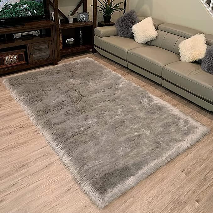 LAMBZY High Pile Super Soft Faux Sheepskin Rug (Grey, 2'x3')