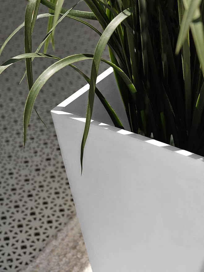 Veradek V-Resin Indoor/Outdoor Taper Planter (30 inch, White)