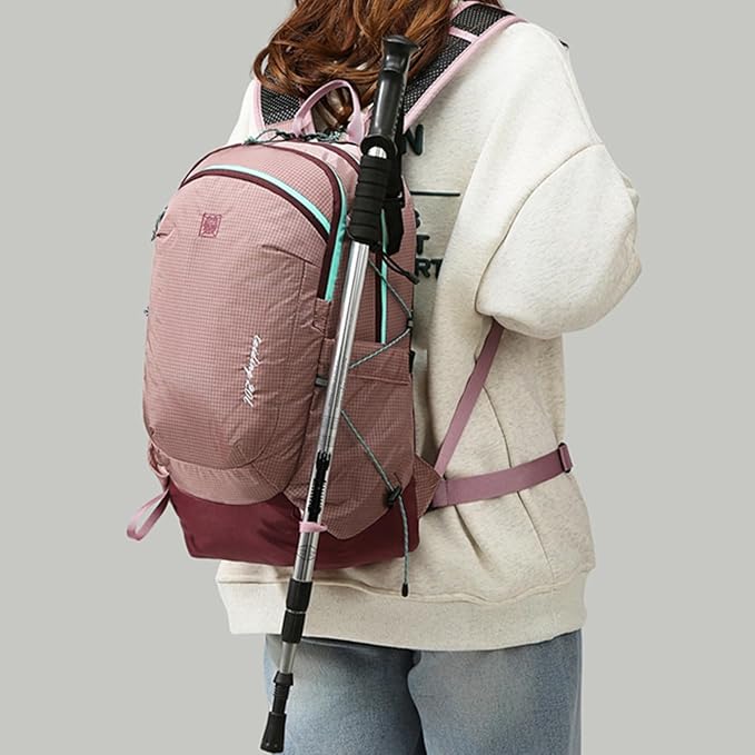 W WINTMING Small Hiking Backpack Travel Backpacks 20L Lightweight Hiking Daypack for Women Men Camping Daily Commuting (White)
