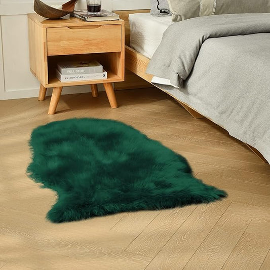 duduta Emerald Green Faux Sheepskin Throw Rug 2x3 ft, Fluffy Shag Small Bedside Dorm Rug Fur Seat Chair Covers Washable