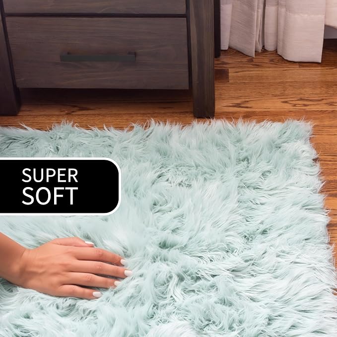 Super Area Rugs Ultra Soft & Fluffy Faux Sheepskin Rug, Teal 5 X 5 Round Carpet for Bedroom Living Room