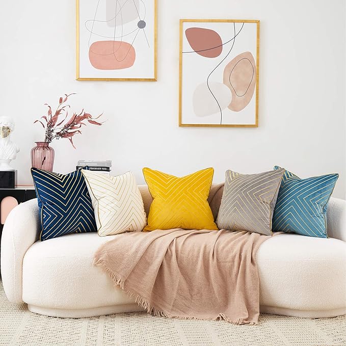 Avigers 20 x 20 Inch Navy Blue Gold Striped Geometric Lines Embroidery Velvet Cushion Case Luxury Modern Throw Pillow Cover Decorative Pillow for Couch Living Room Bedroom Car 50 x 50cm