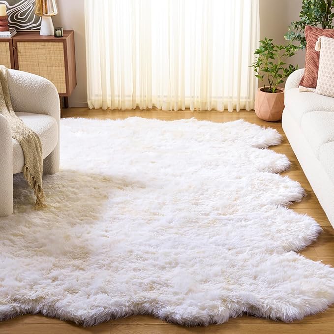 SAFAVIEH Area Rug 8x10 - Sheep Skin Collection - Large - Natural & White, Handmade Rustic Glam Genuine Pelt, Ultra Plush Thick Pile, Ideal for Living Room, Bedroom, Dining Space (SHS211A)