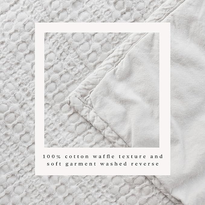 Great Bay Home Full/Queen Size Light Grey 100% Cotton Honeycomb Waffle Quilt and Sham Set - Garment Washed, Waffle Weave Like Texture, Lightweight 3-Piece Bedding Set