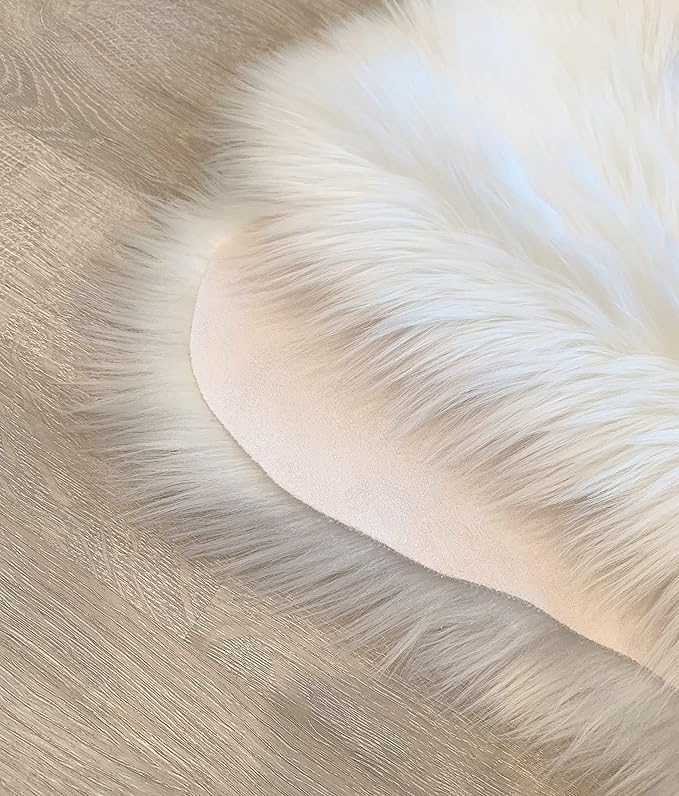 LAMBZY Faux Sheepskin Super Soft Hypoallergenic Silky Shag Rug for Living Room, Kids Room, Sofa (Sexto 6 Pelts 6'x6', White)