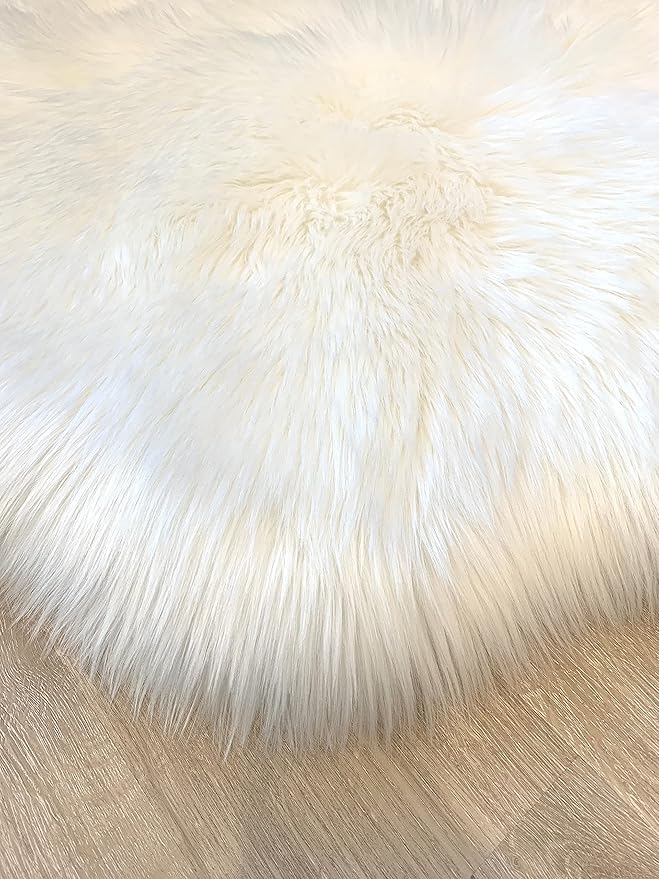 LAMBZY Faux Sheepskin Super Soft Hypoallergenic Silky Shag Rug for Living Room, Kids Room, Sofa (Sexto 6 Pelts 6'x6', White)