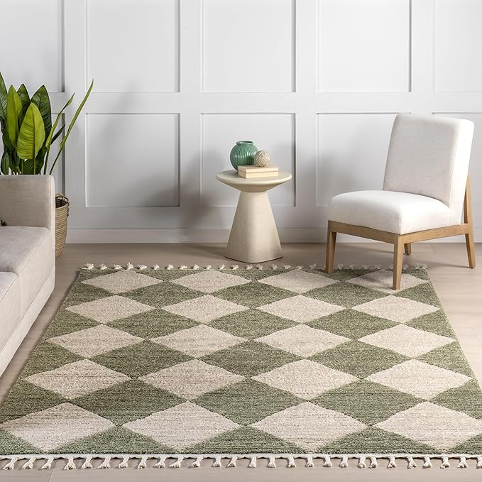 Nuloom Marissa Green/Ivory, 5'3" x 7'6", Diamond, Tassel, Soft and Cozy, High Traffic, Stain Resistant, Easy Clean, Durable Area Rug for Bedroom, Living Room, Dining Space, Den, Foyer, Entryway