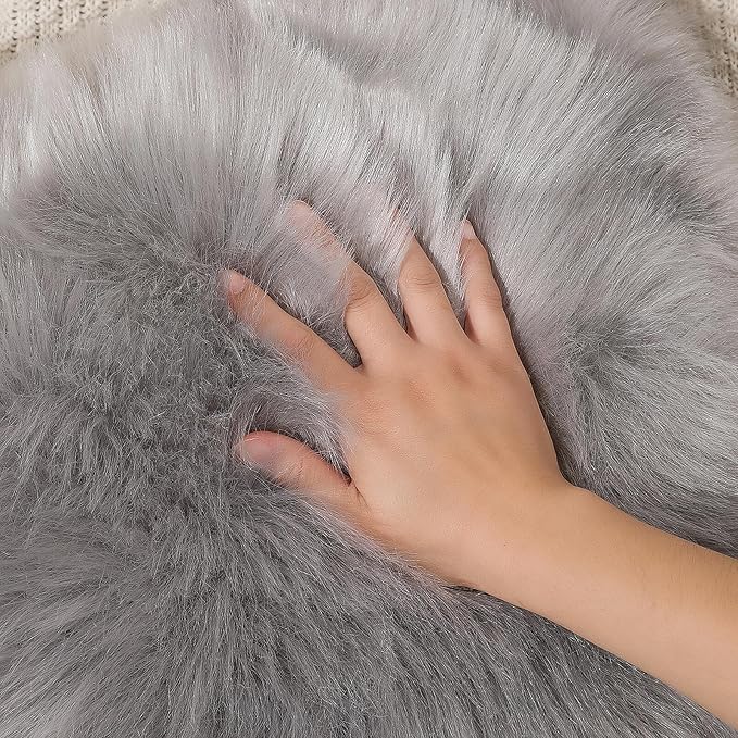 Faux Fur Rug Sheepskin Shag Fluffy Fuzzy Grey 3x4 ft Rugs for Bedroom Bedside Bed Floor Living Room Plush Rectangle High-Density Cushion Carpet Super Sofa Cover