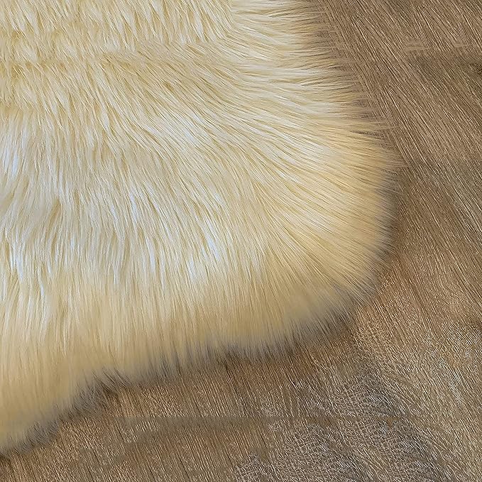 LAMBZY High Pile Super Soft Faux Sheepskin Rug (8'x11', Cream)