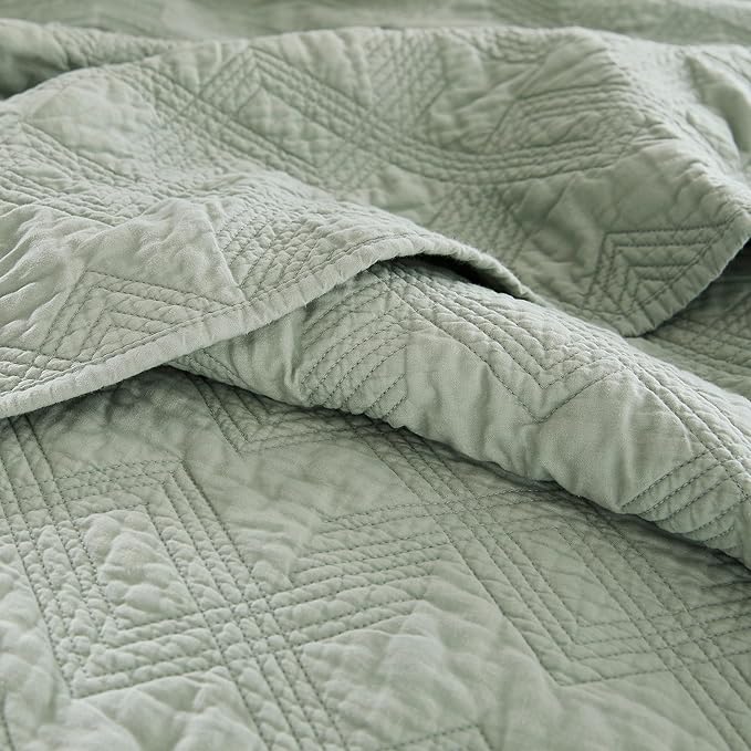 WDCOZY 100% Cotton King Size Quilt Set - Sage Green Pre-Washed Soft Lightweight Modern Bedspread, Farmhouse Country Rustic Coverlet, Textured Like Linen, Shabby Chic Gauze Bedding, 3 Pieces
