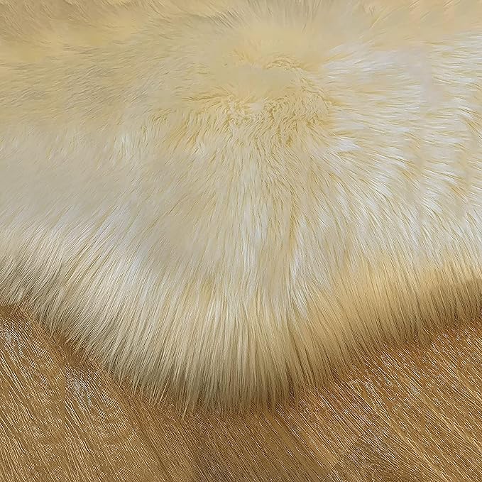 LAMBZY High Pile Super Soft Faux Sheepskin Rug (6'x9', Cream)
